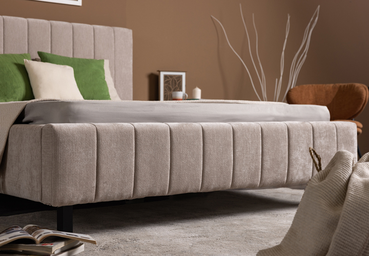 Tapacirani bračni krevet za moderan ambijent spavaće sobe